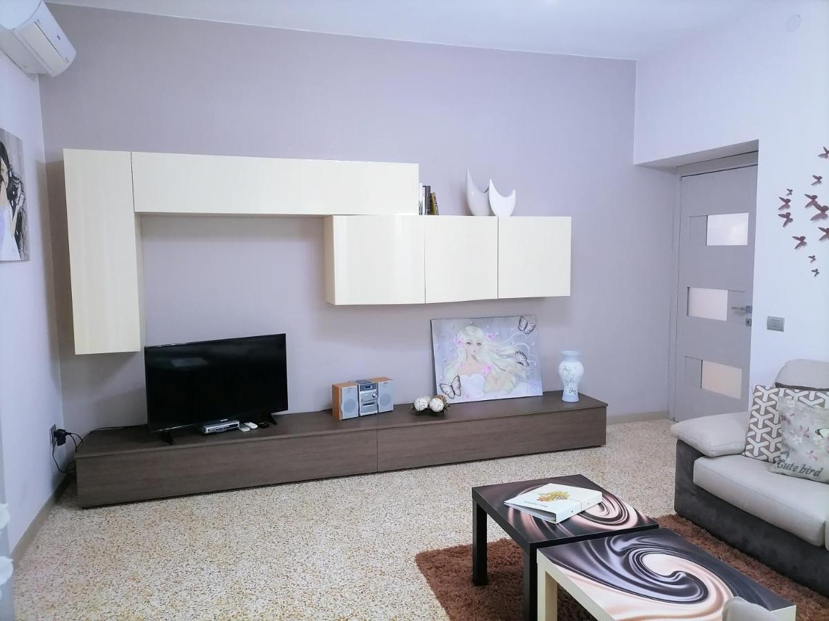La Casa Di Giulia Apartment กาแซร์ตา ภายนอก รูปภาพ