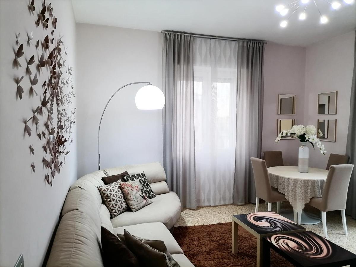 La Casa Di Giulia Apartment กาแซร์ตา ภายนอก รูปภาพ