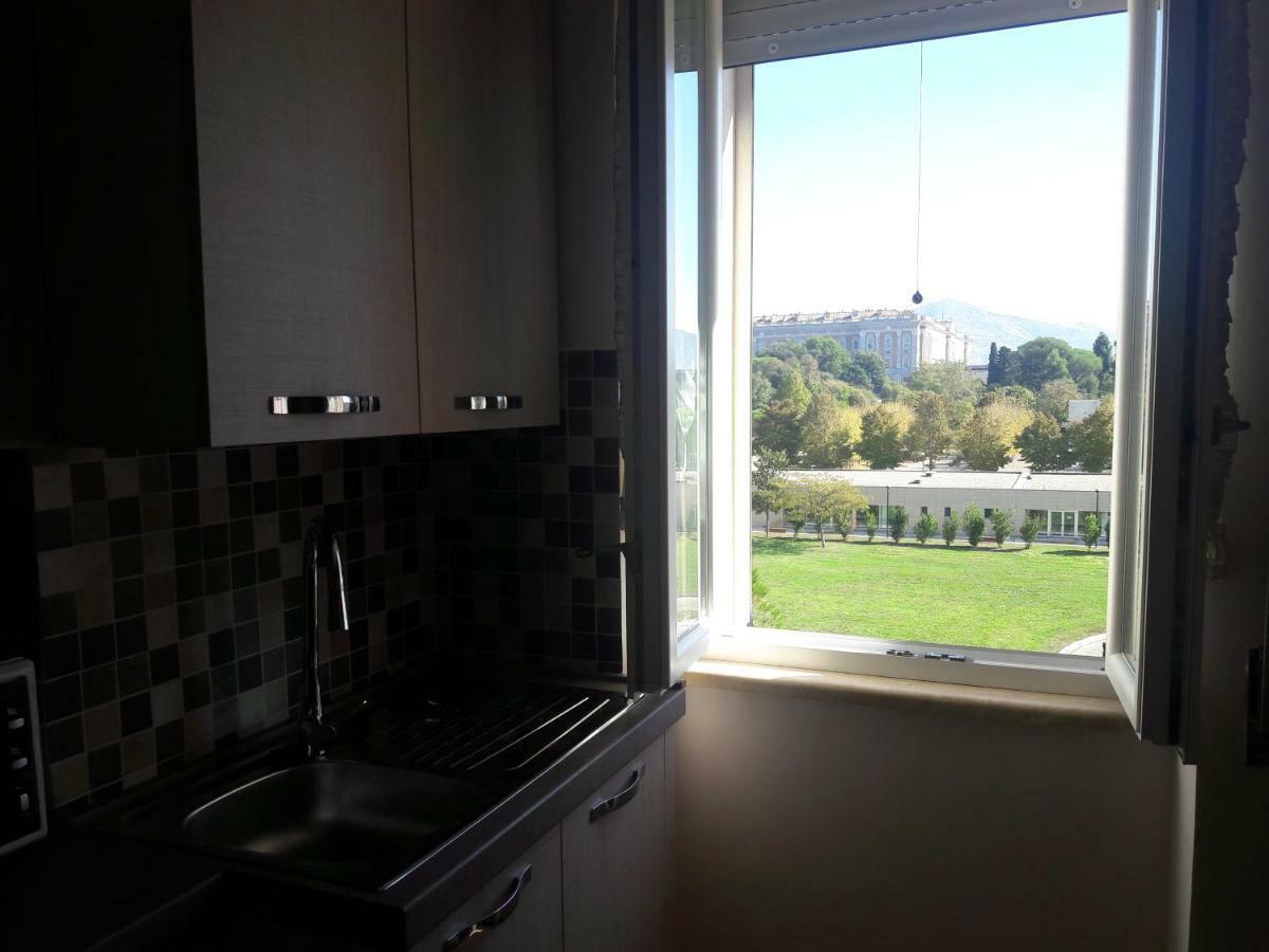La Casa Di Giulia Apartment กาแซร์ตา ภายนอก รูปภาพ