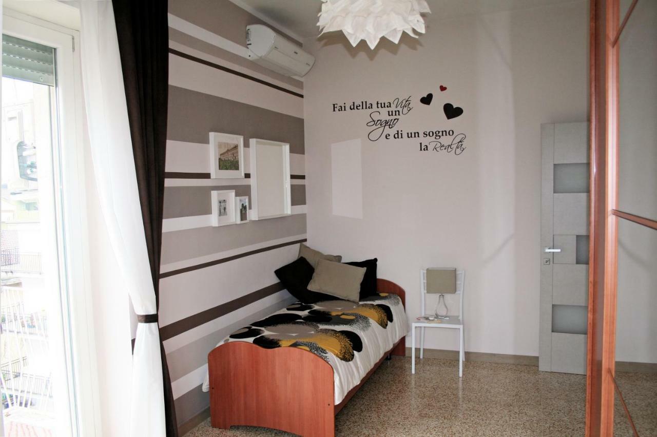 La Casa Di Giulia Apartment กาแซร์ตา ภายนอก รูปภาพ