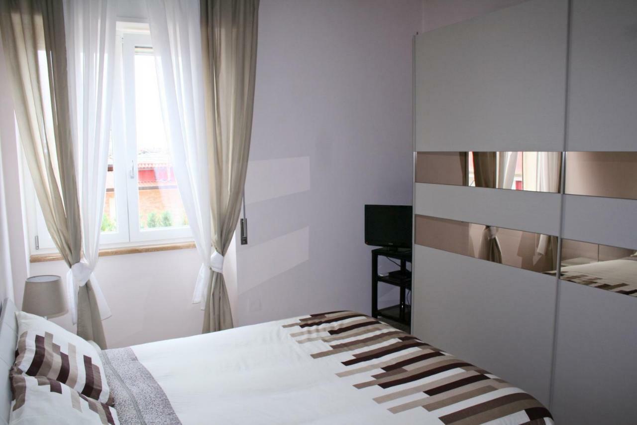 La Casa Di Giulia Apartment กาแซร์ตา ภายนอก รูปภาพ